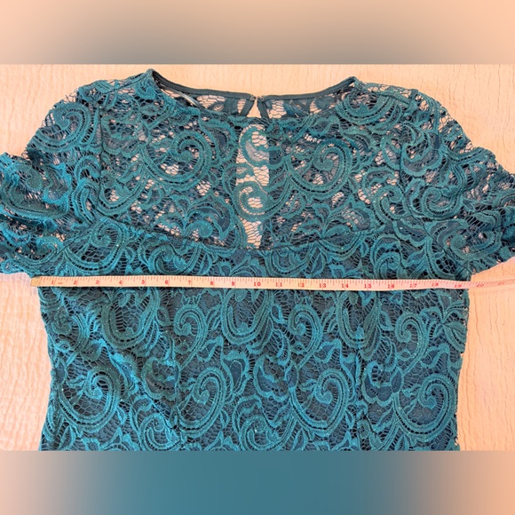 Beautiful Jade Green Long Sleeve Lace Elegant Dress - Picture 9 of 10